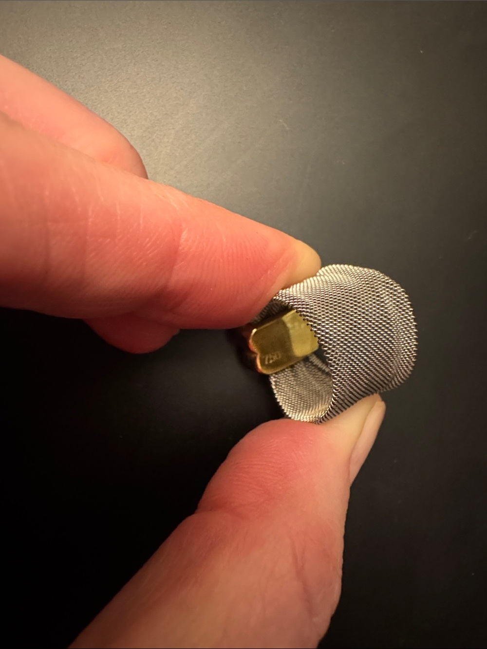 TOUS 18k Gold Ring with Mesh Ribbon Band - Picture 11 of 12